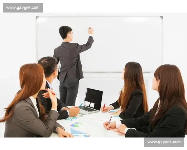 员工培训提升企业竞争力与员工成长路径探索与实践分析 员工培训提升企业竞争力与员工成长路径探索与实践分析